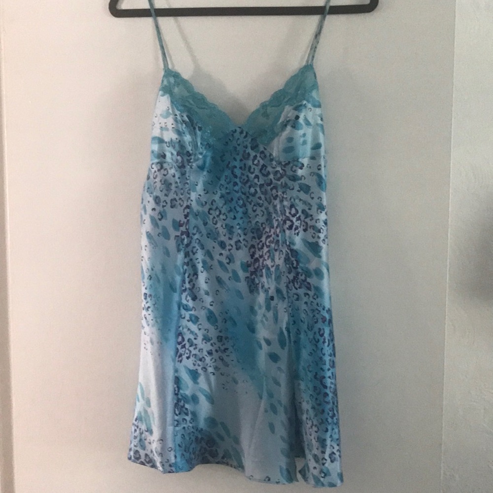Victoria’s Secret, cute fun blue leopard night gown
